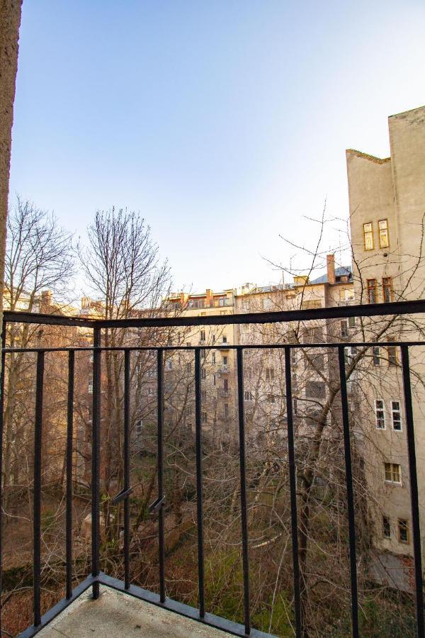 Small Paris Budapesta Exterior foto